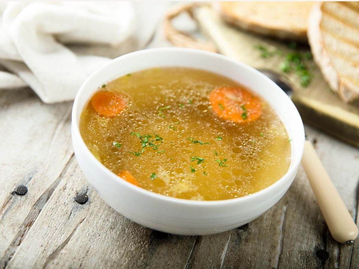 Meilleure recette de bouillon de poulet postpartum