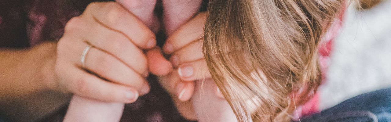 Alex & Oren : un papa tr&egrave;s &agrave; l'&eacute;coute de la maman