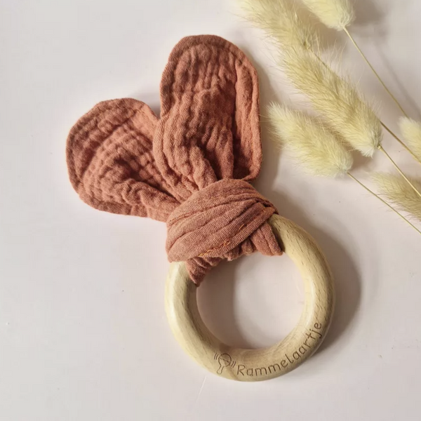 Hochet en bois bébé
